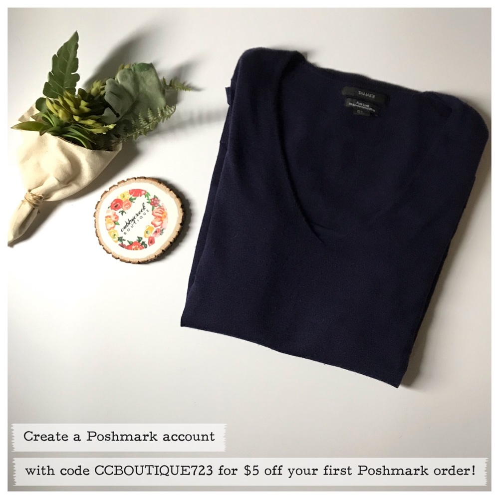 Tahari Pure Luxe Navy Blue V-Neck Sweater
